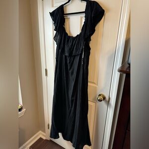 Arula C black flowy dress